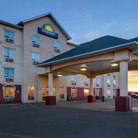 Days Inn By Wyndham Dawson Creek Zewnętrze zdjęcie