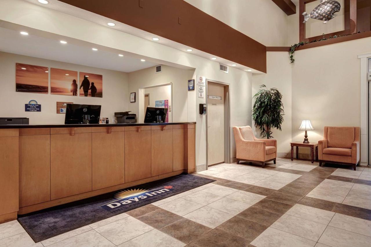 Days Inn By Wyndham Dawson Creek Zewnętrze zdjęcie