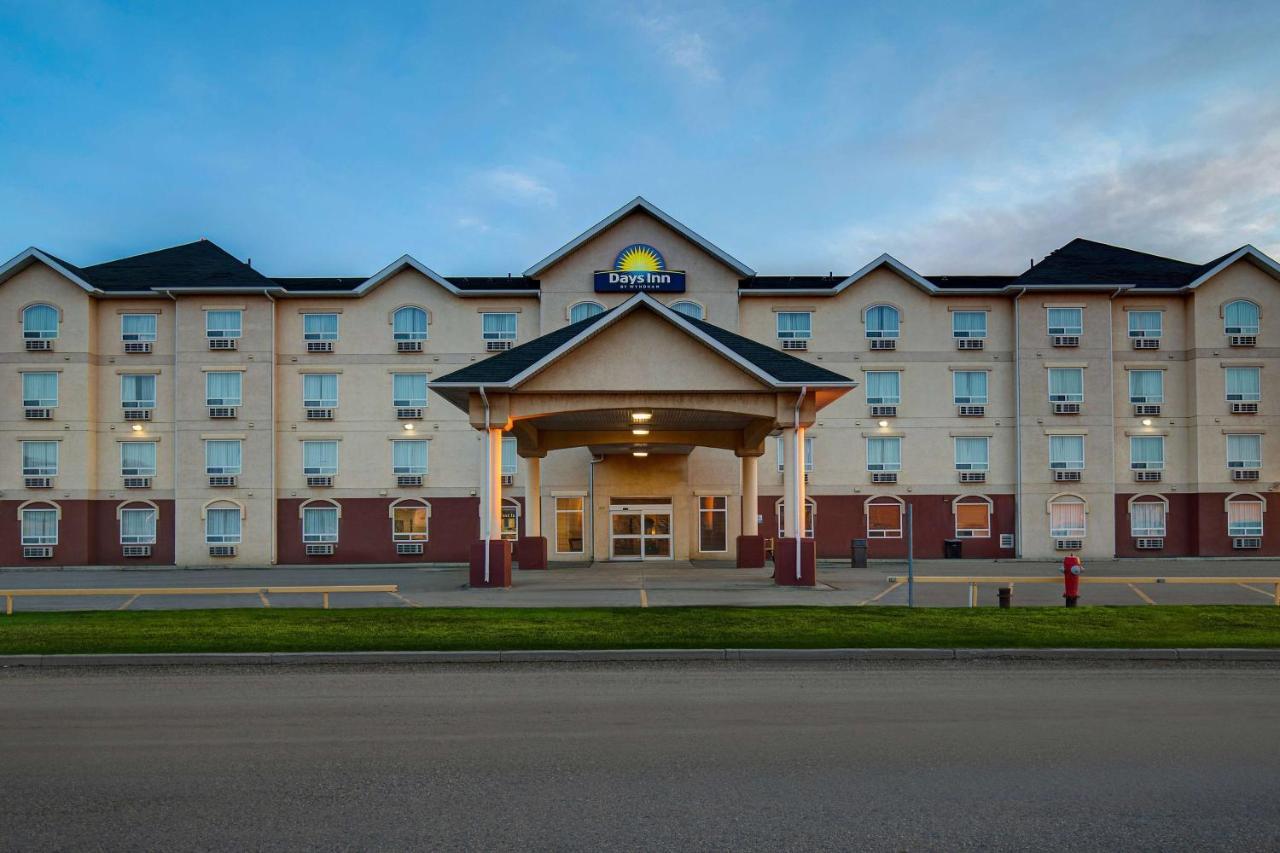 Days Inn By Wyndham Dawson Creek Zewnętrze zdjęcie