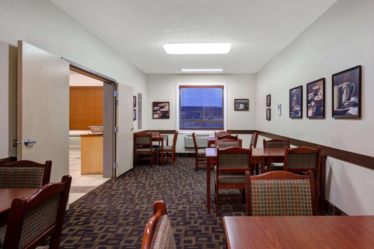 Days Inn By Wyndham Dawson Creek Zewnętrze zdjęcie