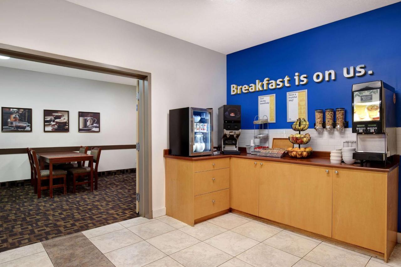 Days Inn By Wyndham Dawson Creek Zewnętrze zdjęcie